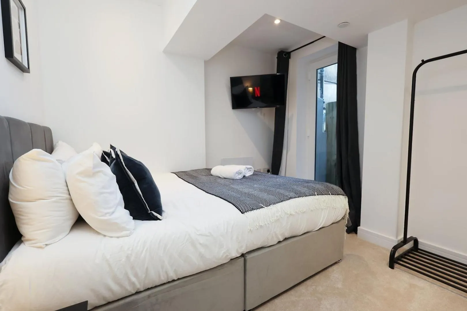 Modern & Cosy 2-Bed Flat Near Cardiff City Centre Apartment
