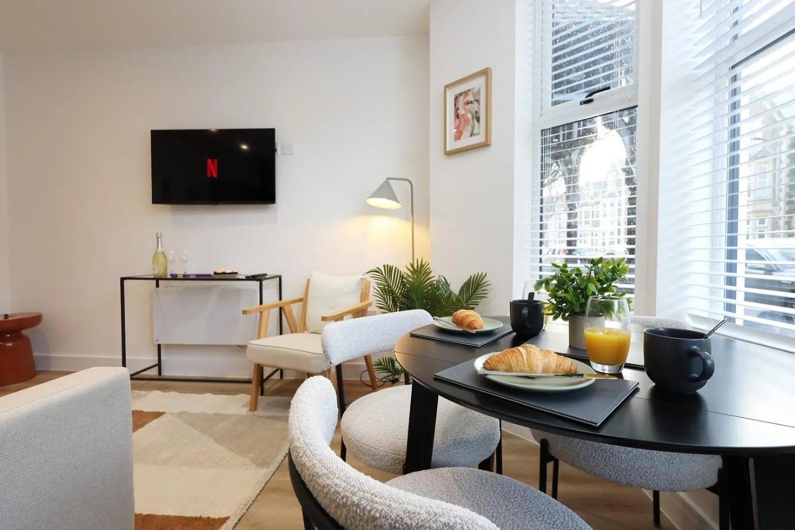 Modern & Cosy 2-Bed Flat Near Cardiff City Centre